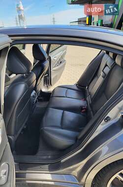 Седан Infiniti Q50 2016 в 