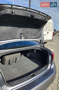 Седан Infiniti Q50 2016 в 