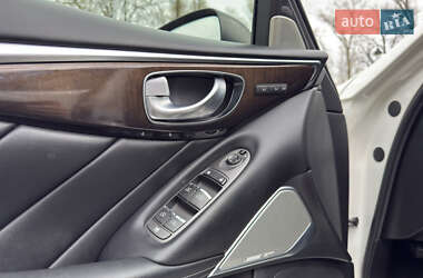 Седан Infiniti Q50 2016 в 
