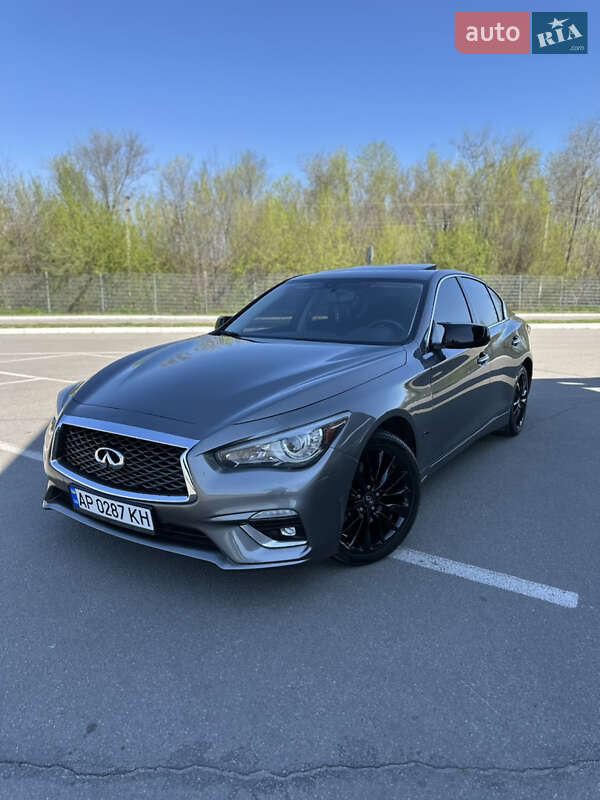 Седан Infiniti Q50 2017 в 