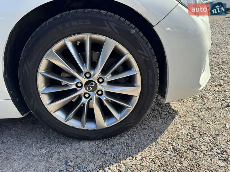 Седан Infiniti Q50 2019 в Киеве