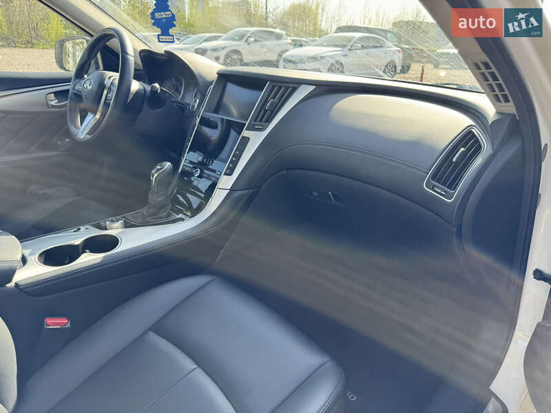 Седан Infiniti Q50 2019 в Киеве
