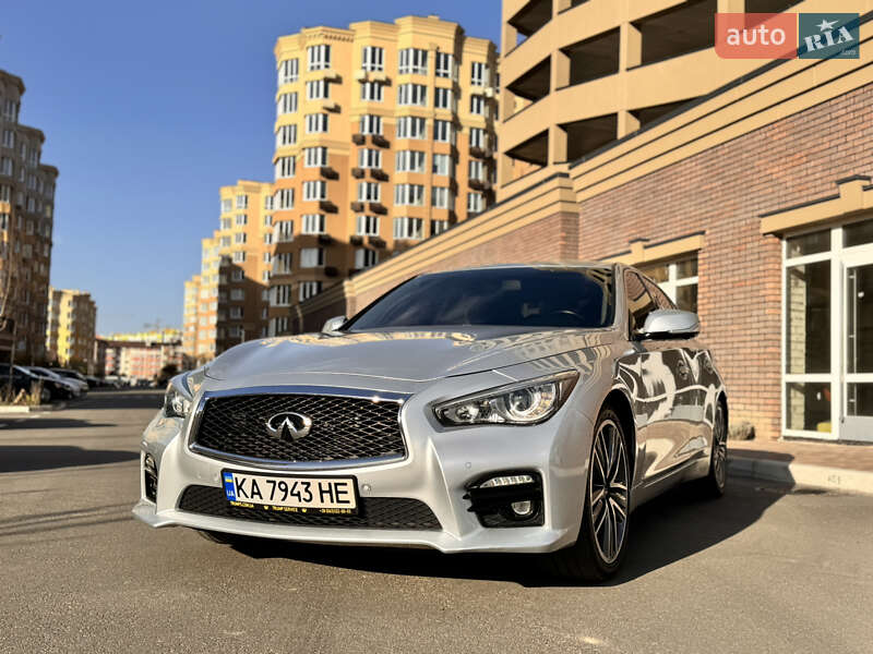 Седан Infiniti Q50 2013 в Петропавловской Борщаговке