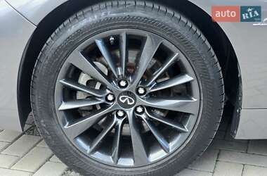 Седан Infiniti Q50 2017 в 