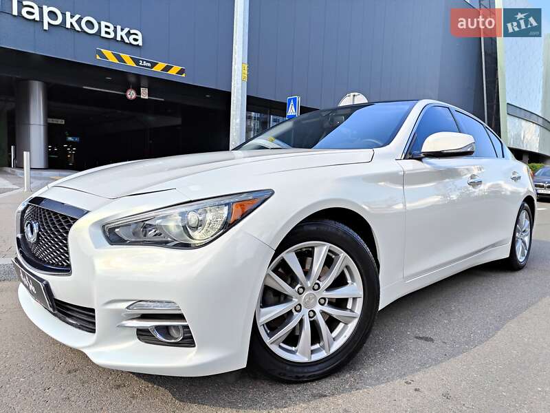 Infiniti Q50 2014