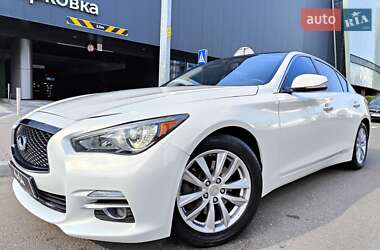Седан Infiniti Q50 2014 в 
