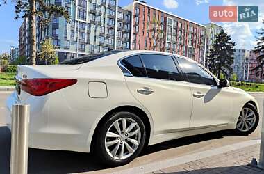 Седан Infiniti Q50 2014 в 