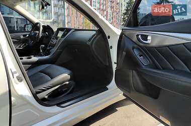 Седан Infiniti Q50 2014 в 