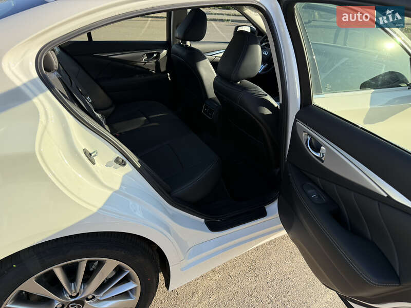 Седан Infiniti Q50 2024 в Кривом Роге