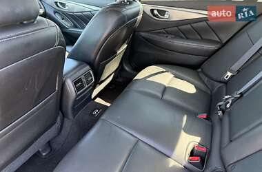 Седан Infiniti Q50 2015 в 