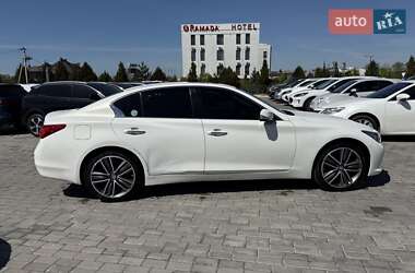 Седан Infiniti Q50 2015 в 