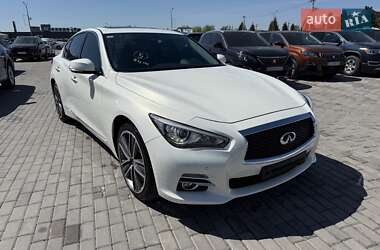 Седан Infiniti Q50 2015 в 