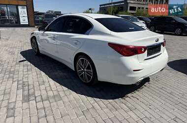 Седан Infiniti Q50 2015 в 