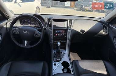 Седан Infiniti Q50 2015 в 