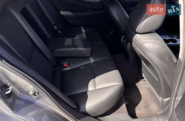 Седан Infiniti Q50 2019 в 