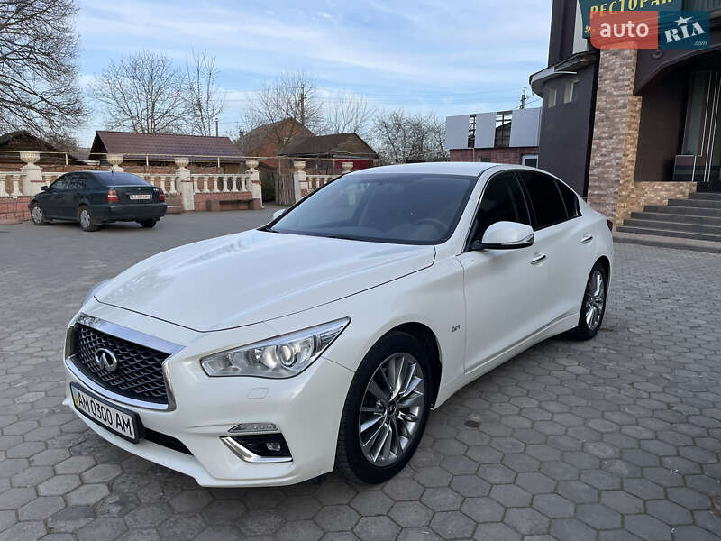 Седан Infiniti Q50 2018 в Виннице