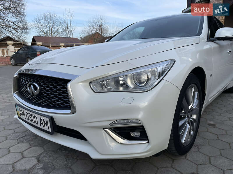 Седан Infiniti Q50 2018 в Виннице