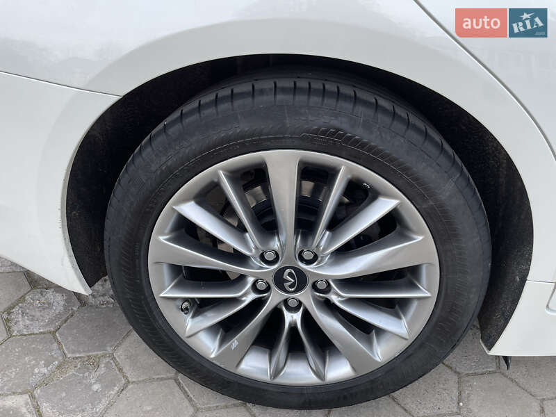 Седан Infiniti Q50 2018 в Виннице