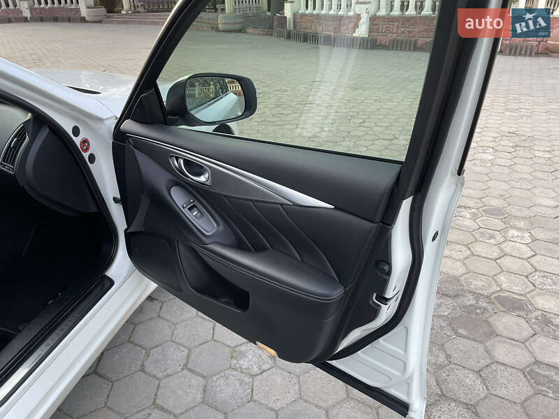 Седан Infiniti Q50 2018 в Виннице