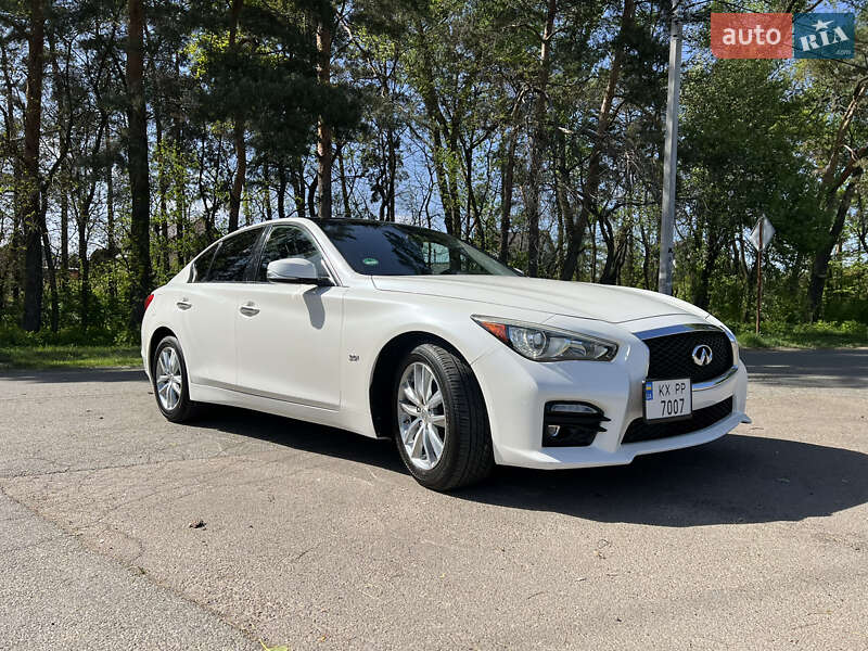 Седан Infiniti Q50 2016 в Киеве