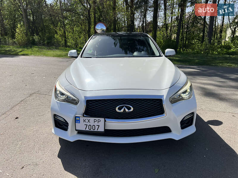 Седан Infiniti Q50 2016 в Киеве