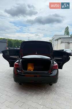 Седан Infiniti Q50 2017 в 