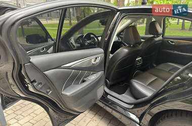 Седан Infiniti Q50 2016 в 