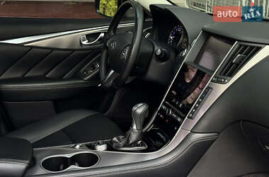Седан Infiniti Q50 2017 в 
