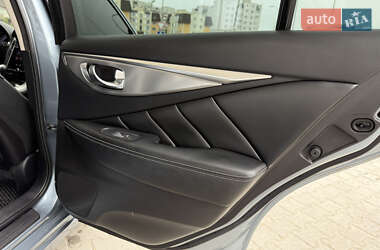 Седан Infiniti Q50 2014 в 