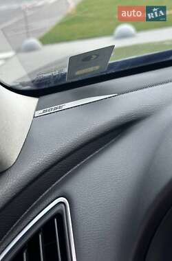 Седан Infiniti Q50 2014 в 