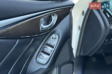 Седан Infiniti Q50 2018 в 