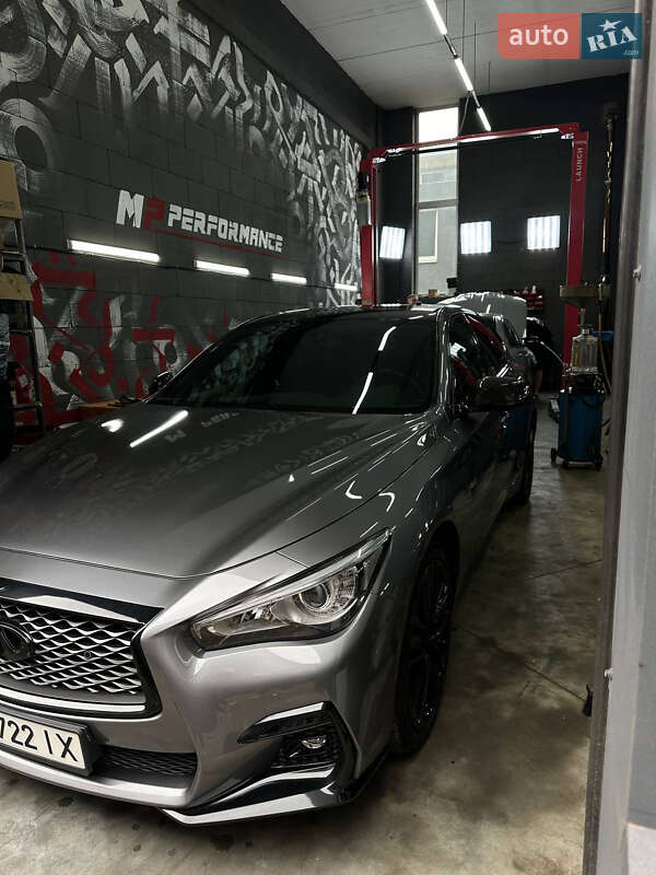 Седан Infiniti Q50 2016 в Киеве