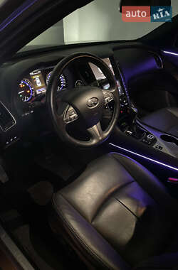 Седан Infiniti Q50 2016 в 
