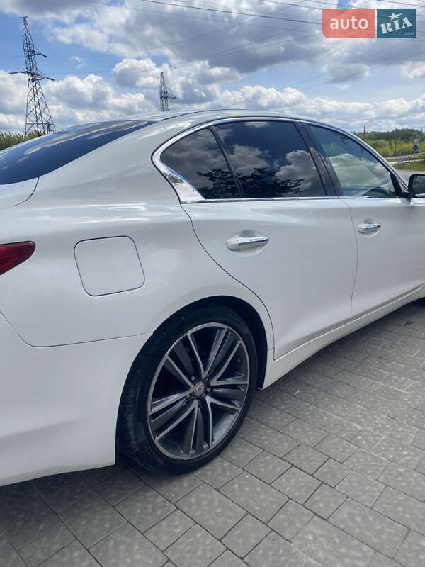 Седан Infiniti Q50 2013 в Тернополі