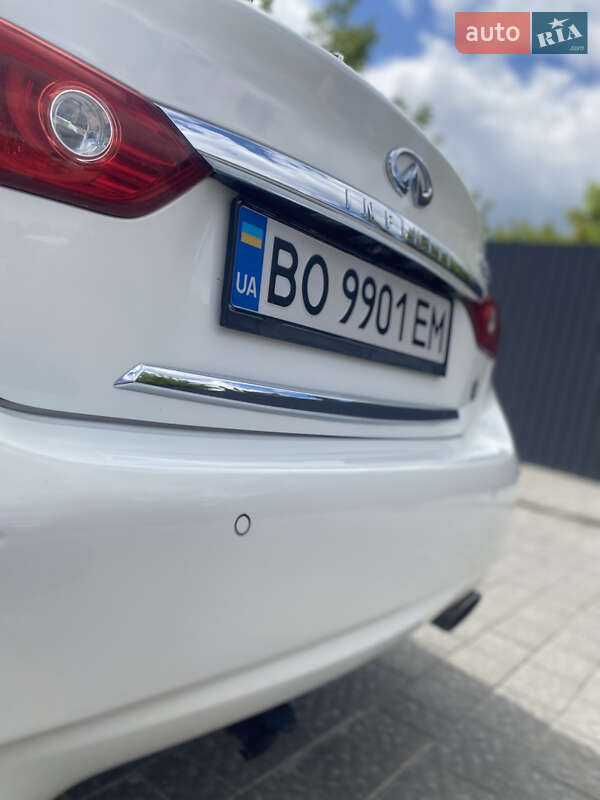 Седан Infiniti Q50 2013 в Тернополі