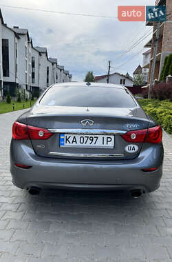 Седан Infiniti Q50 2013 в Черновцах