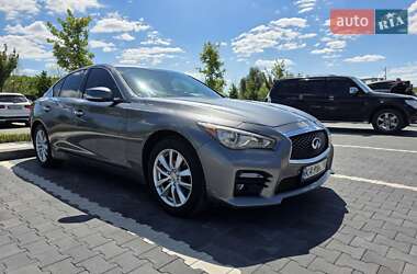 Седан Infiniti Q50 2015 в 