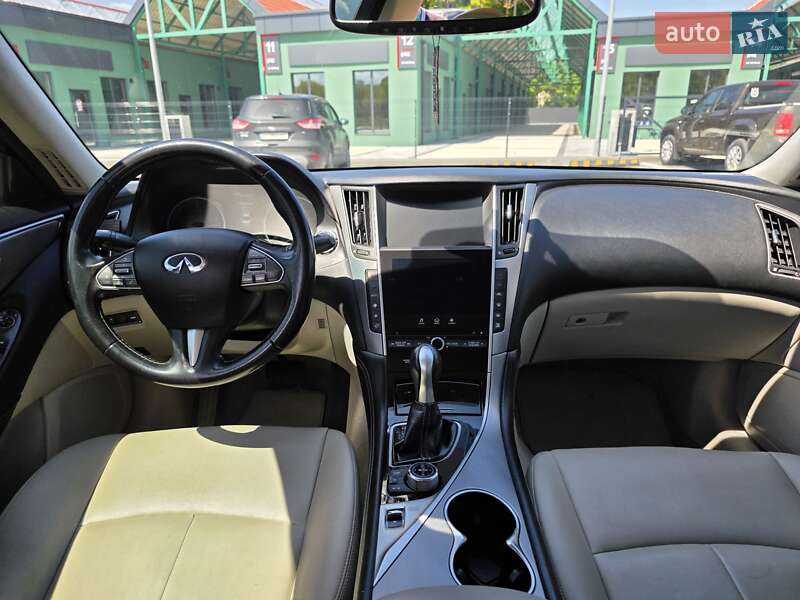 Седан Infiniti Q50 2015 в Івано-Франківську