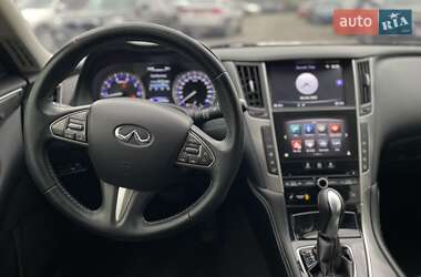 Седан Infiniti Q50 2016 в 