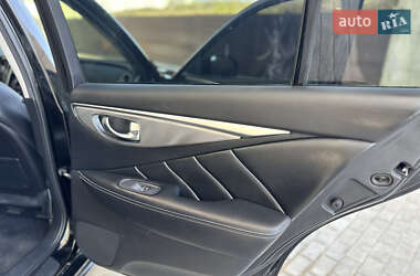 Седан Infiniti Q50 2017 в 