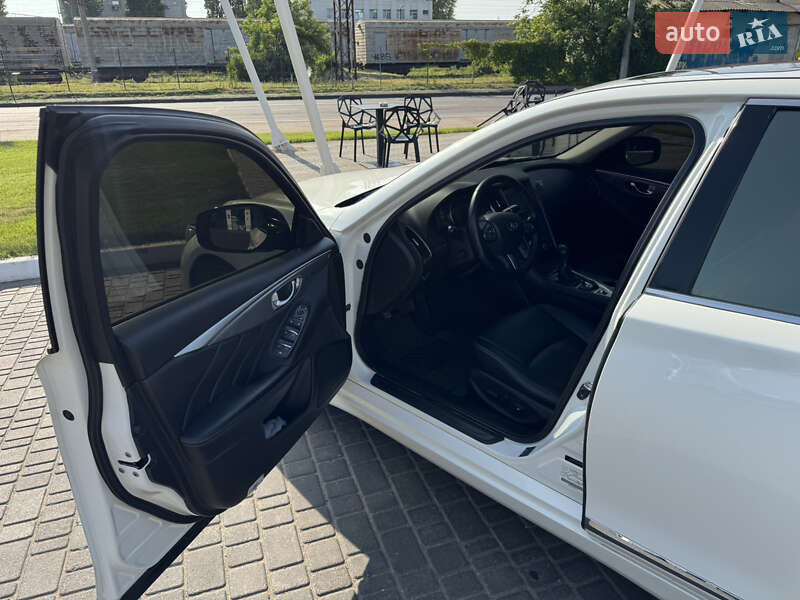 Седан Infiniti Q50 2015 в Одесі
