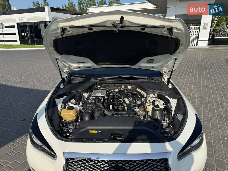 Седан Infiniti Q50 2015 в Одесі