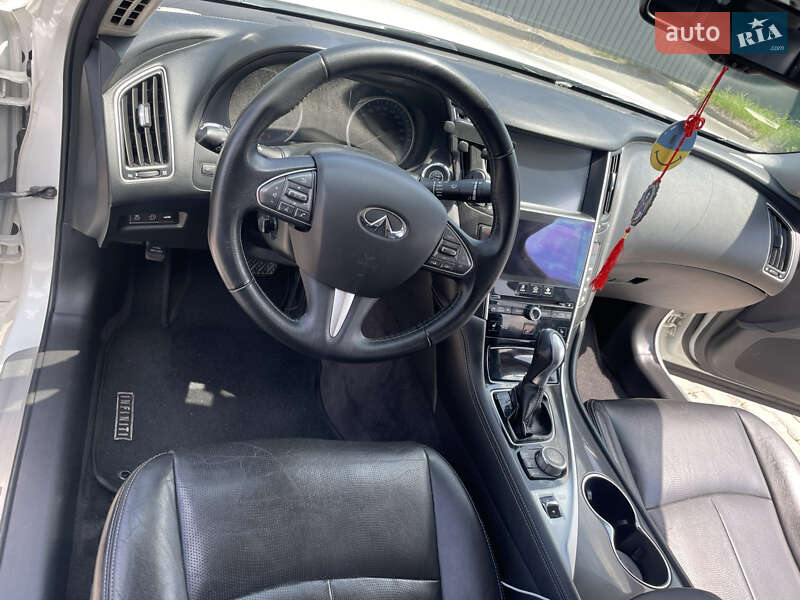 Седан Infiniti Q50 2014 в Белой Церкви