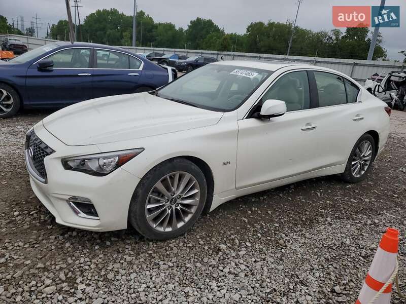 Седан Infiniti Q50 2018 в Львове фото Седан Infiniti Q50 2018 в Львове