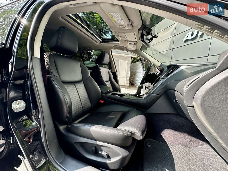 Седан Infiniti Q50 2017 в Одесі