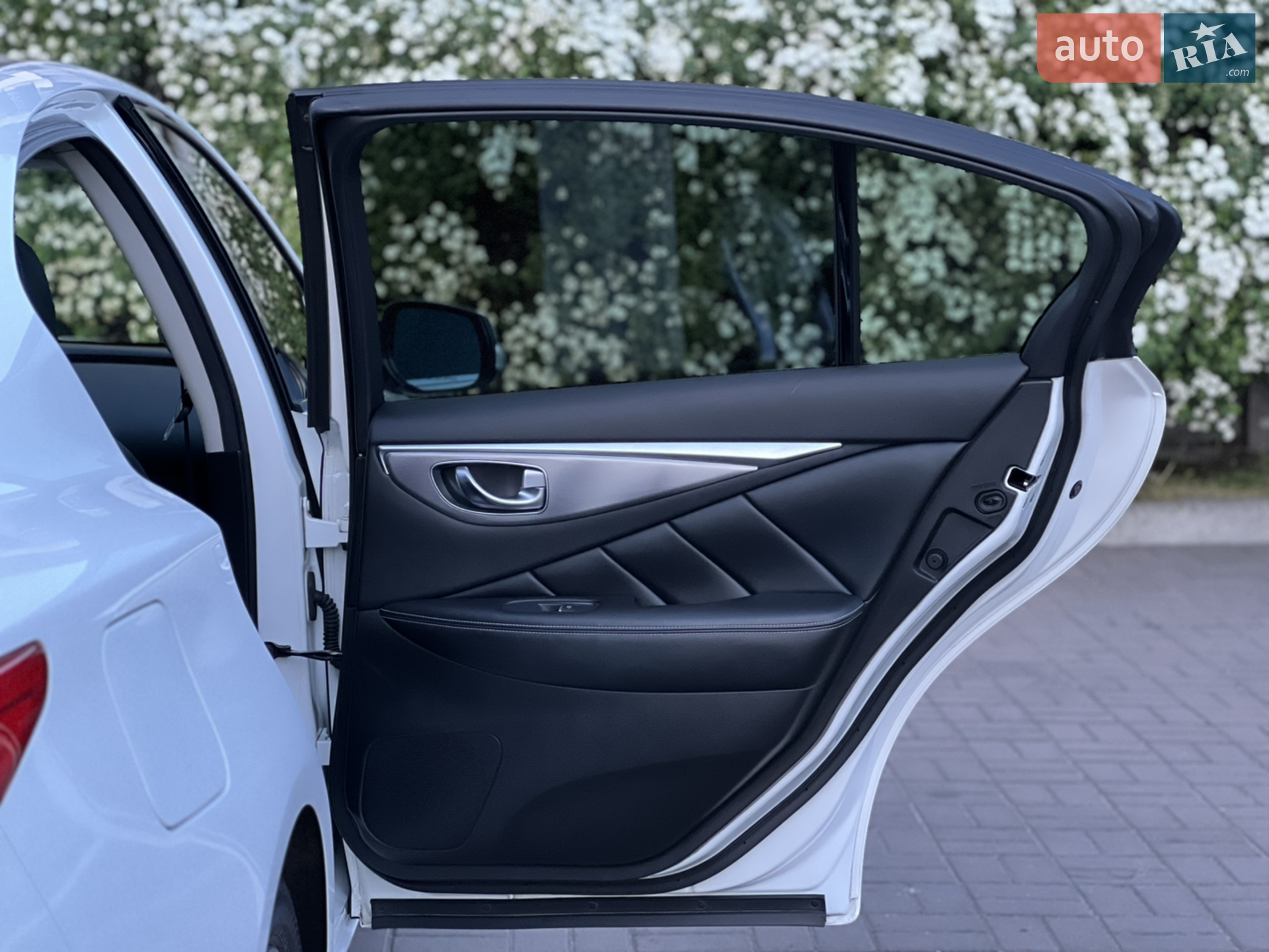 2015 Infiniti Q50 - мініатюра 18