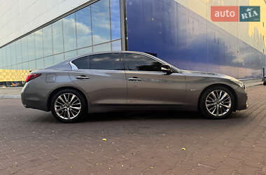 Седан Infiniti Q50 2018 в 