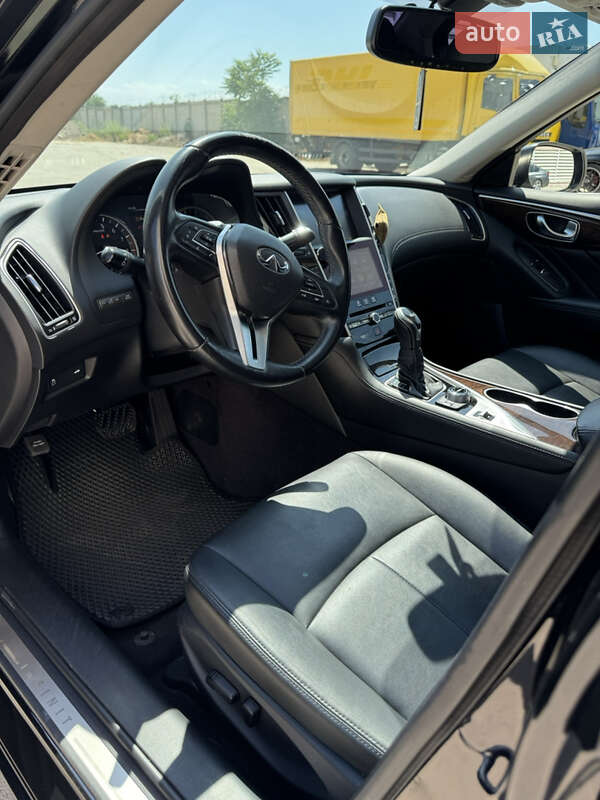 Седан Infiniti Q50 2017 в Одессе