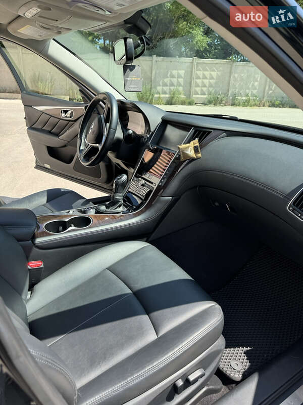 Седан Infiniti Q50 2017 в Одессе