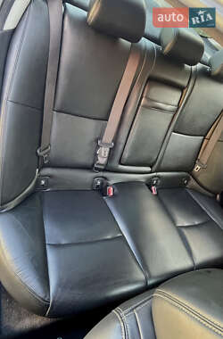 Седан Infiniti Q50 2015 в 